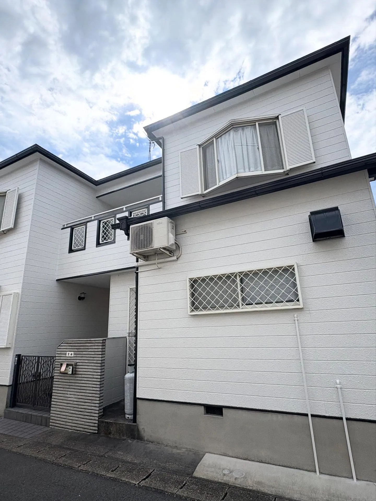 蟹江町にて、屋根と外壁の塗装工事を行いました🎨✨